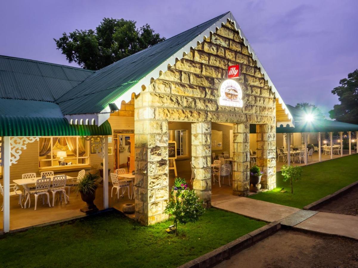 Fouriesburg Country Inn ภายนอก รูปภาพ